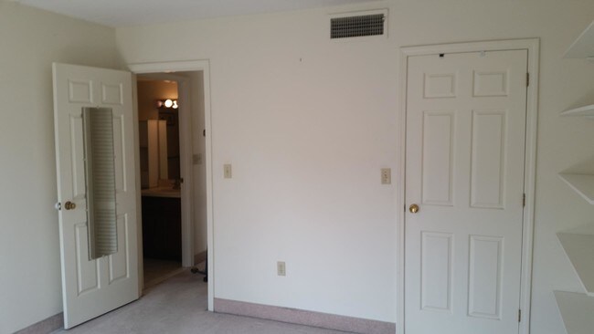 Building Photo - 3 Ledgewood Way
