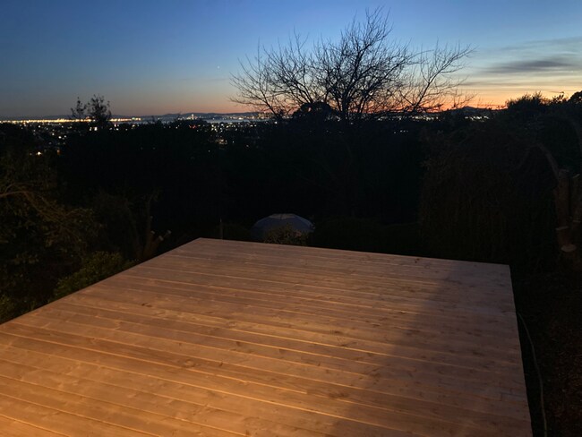 Foto del edificio - 1440 Drake Way