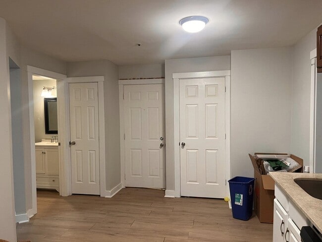 Building Photo - 39 St Thomas St