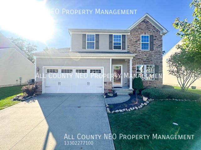 Building Photo - 3 bedrooms, 2.5 Baths in Richmond Heights!