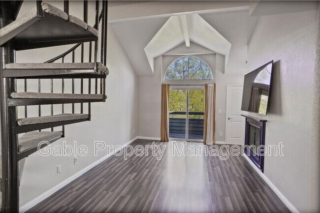Foto del edificio - 26921 Flo Ln