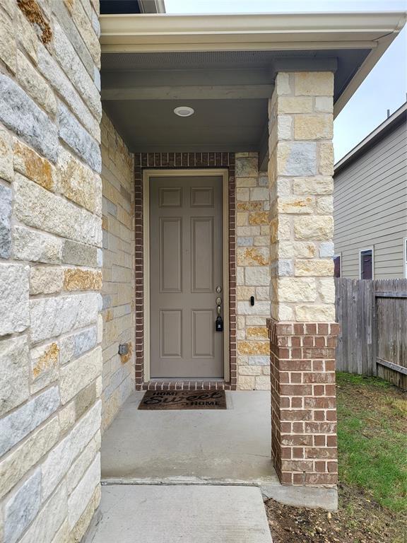 Foto del edificio - 817 Solitude Dr