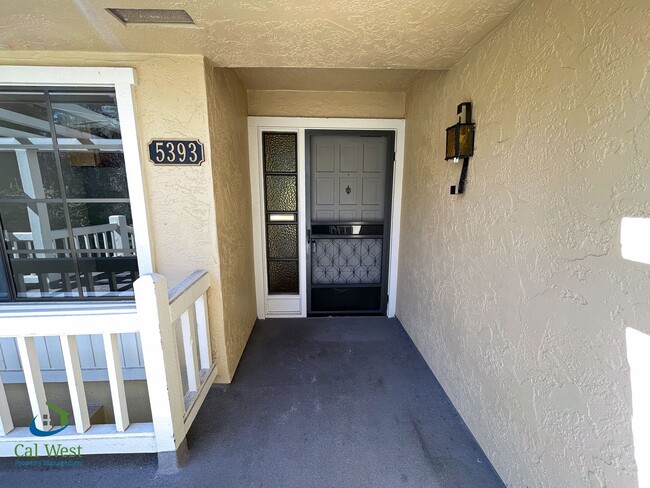 Foto del edificio - $2,795 - 2 Bed/2 Bath Retirement Resort Li...