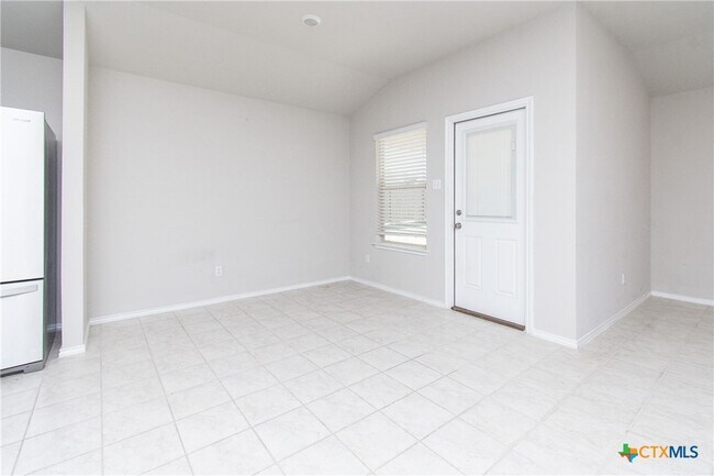 Foto del edificio - 5705 Madelyn Dr