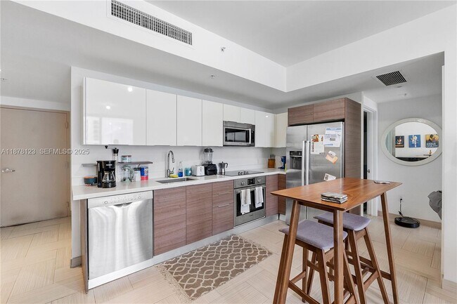 Foto del edificio - 1010 SW 2nd Ave