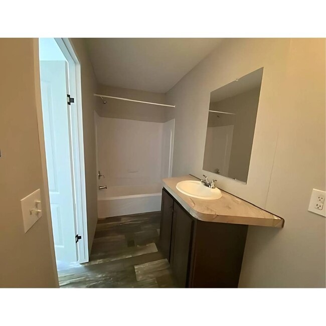 Building Photo - 1516 Nancys Dr