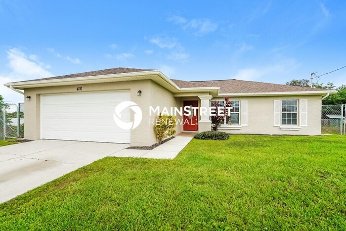 Foto principal - 3 Bedroom Pet-Friendly Home in Lehigh Acre...