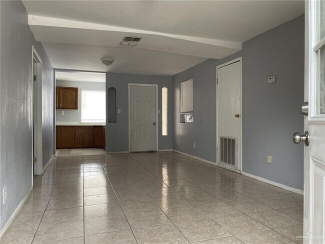 Foto del edificio - 13 E St