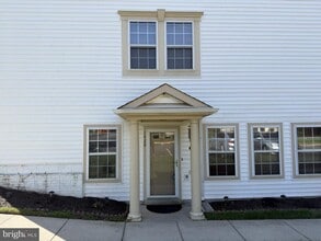 Building Photo - 1426 Nutwood Ct