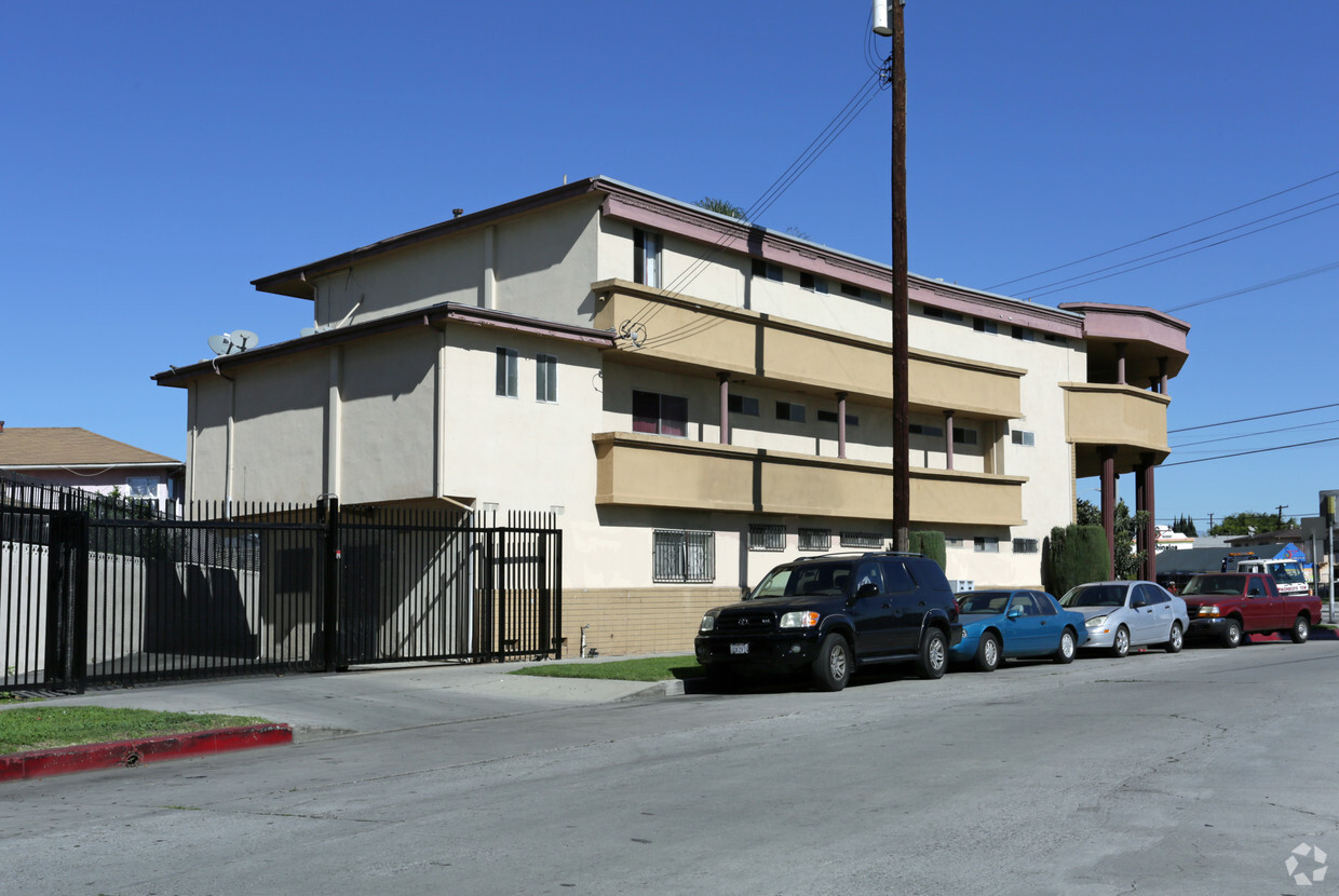 Building Photo - 10355 Long Beach Blvd