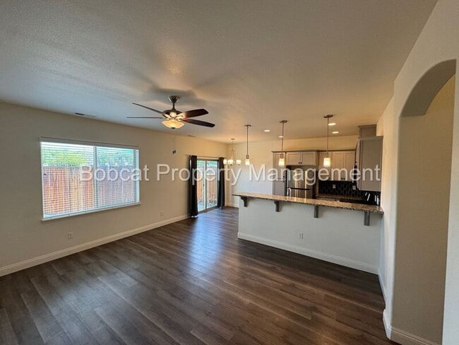 Foto del edificio - 1249 Correlli Ct