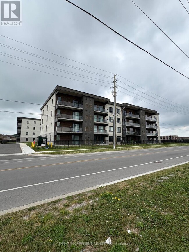 Building Photo - 7549-7549A Kalar Rd