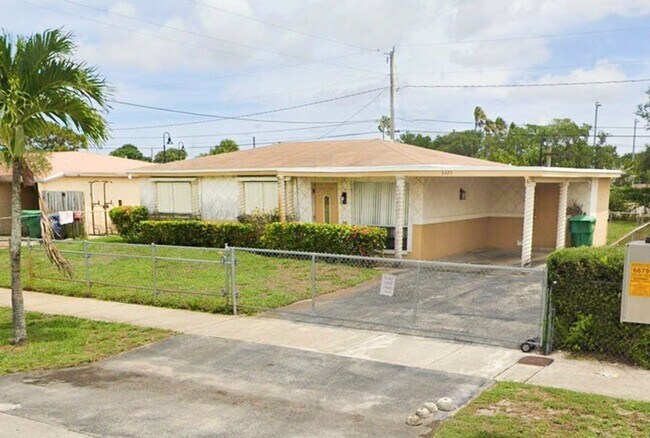 Building Photo - 3320 NW 14th St