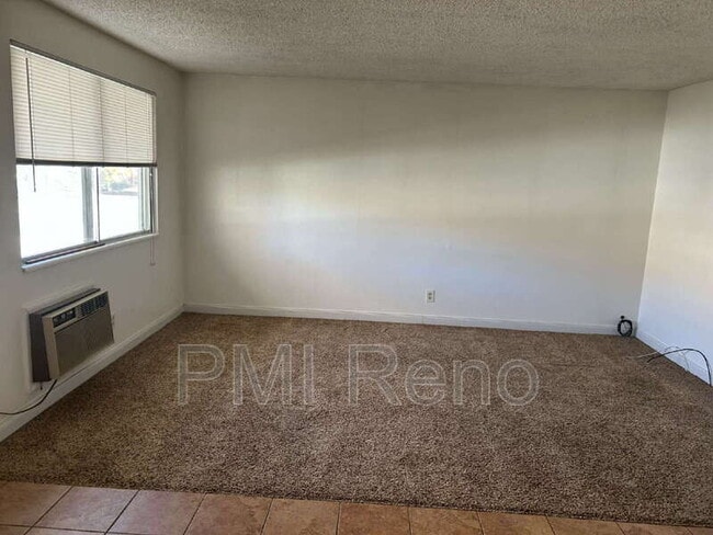 Building Photo - 370 La Rue Ave