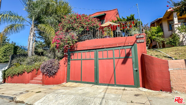 Building Photo - 1024 Coronado Terrace