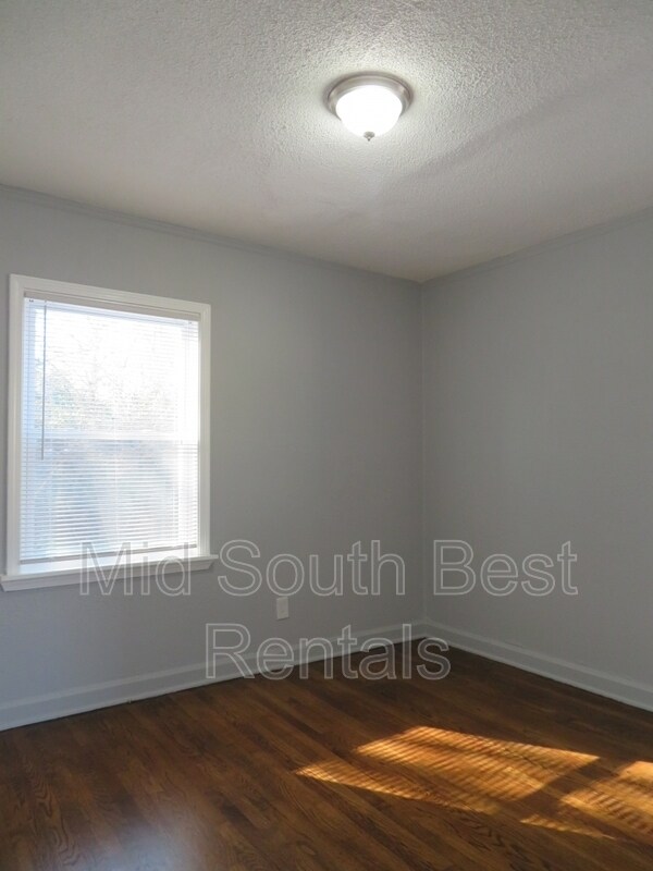 Building Photo - 1391 Kimball Cove