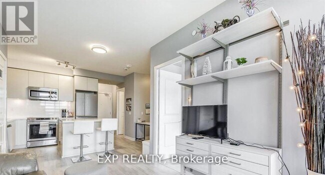 Building Photo - 4699-4699 Glen Erin Dr