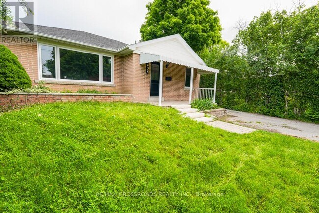Building Photo - 407 Marybay Crescent