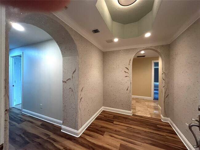 Building Photo - 505 S Orange Ave