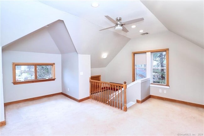 Building Photo - 165 Elm St