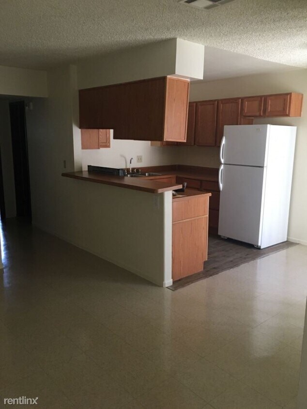 Building Photo - 2 br, 1 bath 4plex - 1537 Cobb Ln Apt 3