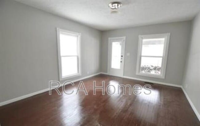 Photo - 1009 E Raymond St House