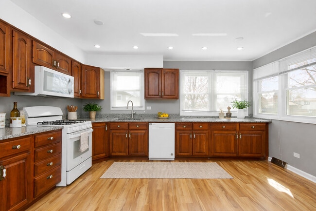 Building Photo - 18031 65th Ave