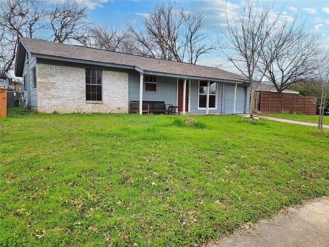 Foto del edificio - Charming 3-Bed, 1.5-Bath Home in Austin!