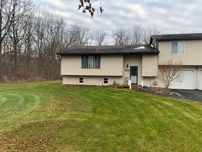 Frente - 6105 Dacola Shores Rd