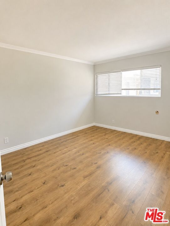 Building Photo - 1030 N Orange Grove Ave