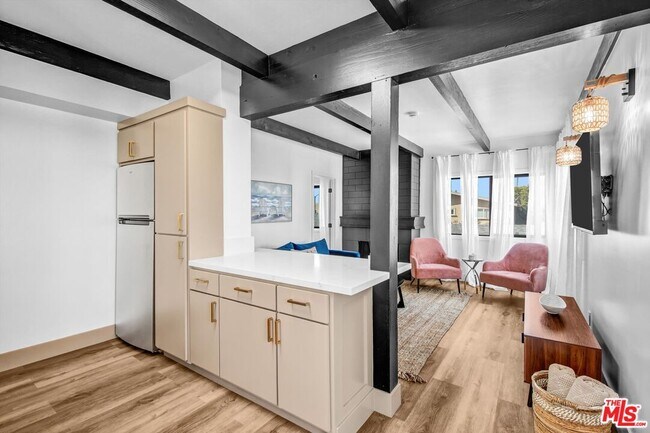 Building Photo - 1083 Montauk Ln
