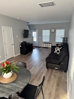 Building Photo - 2611 Carsten Ave