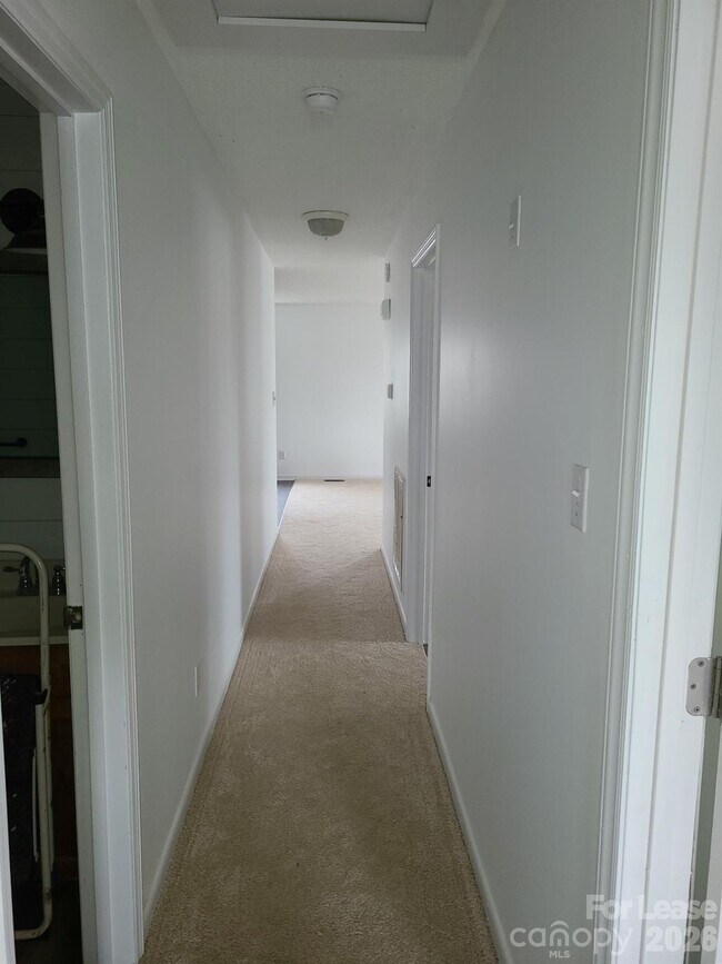 Foto del edificio - 201 Eastwood Dr