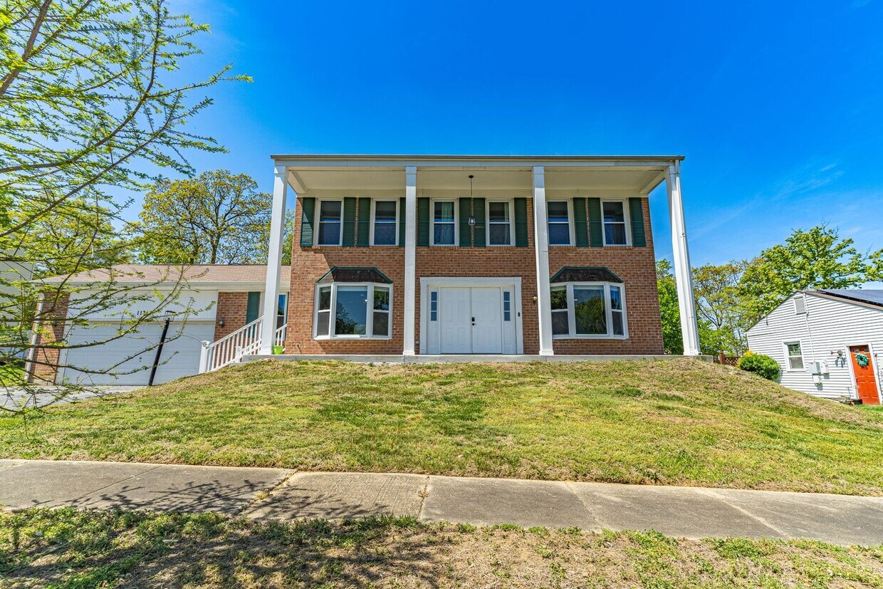 Beautiful 5 Bedroom Home in Clinton MD - Beautiful 5 Bedroom Home in Clinton MD