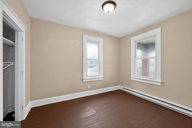 Building Photo - 38 N Scott St