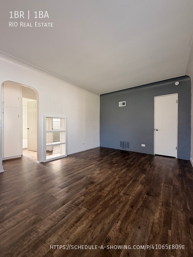 Photo - 2817 S Lincoln St Apartment