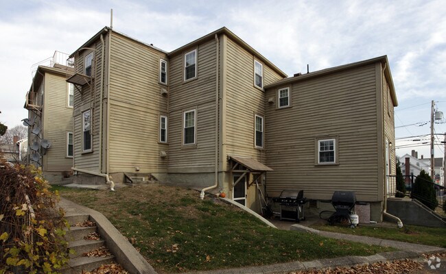 Building Photo - 53 Vernon St