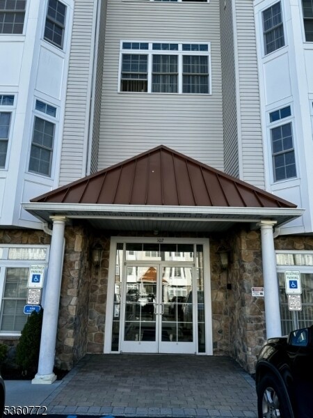 Foto del edificio - 102 E Elizabeth Ave