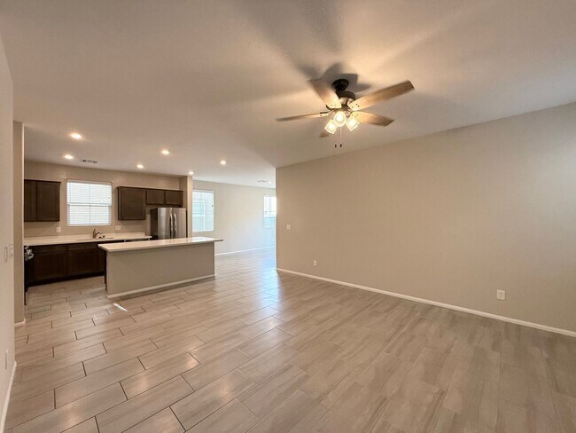 Building Photo - 4/BD 3/BA Sleek, Spacious & Designed to Im...