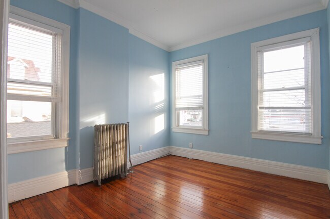 Building Photo - 108 Brighton Ave