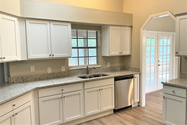 Building Photo - 1538 Reade Cir