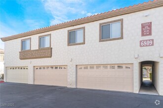 Building Photo - 6809 Squaw Mountain Dr