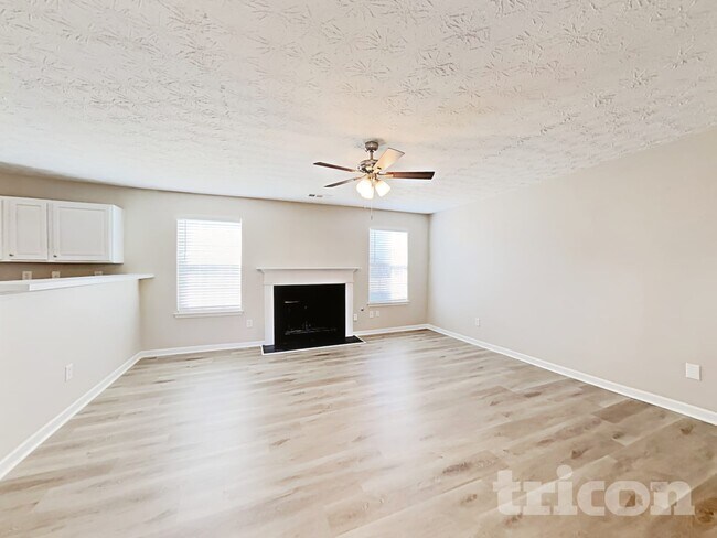 Building Photo - 1645 Gallup Dr