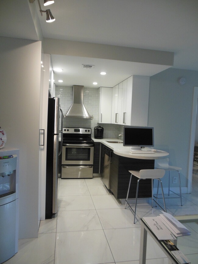 Building Photo - TWO BEDROOM TWO BATHROOM! WATERFRONT COMMU...