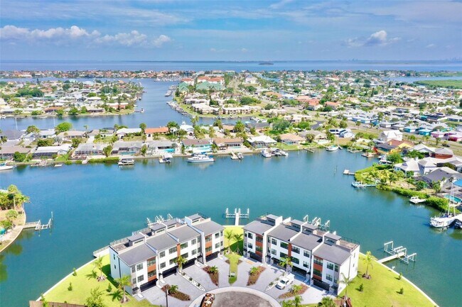 Foto del edificio - 772 Gran Kaymen Way