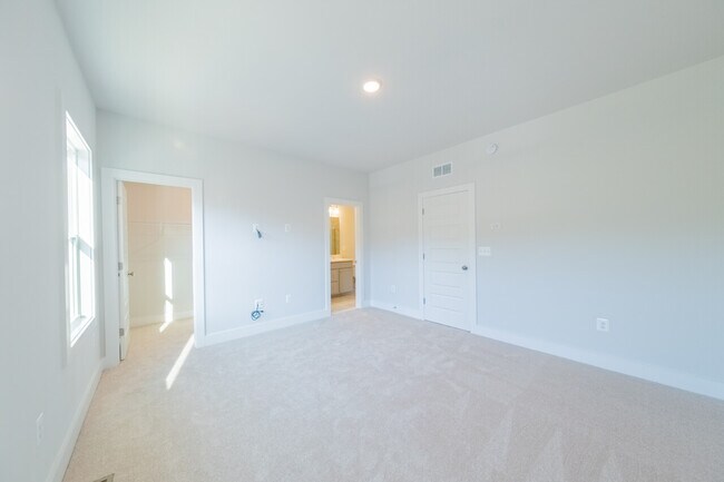 Building Photo - 9989 Magnolia Ridge Dr