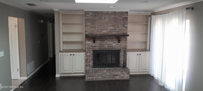 Foto del edificio - 2724 Lexington Dr