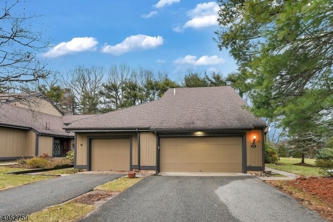 Building Photo - 436 Bromley Pl