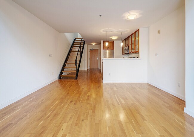 Building Photo - 1720 Clay St