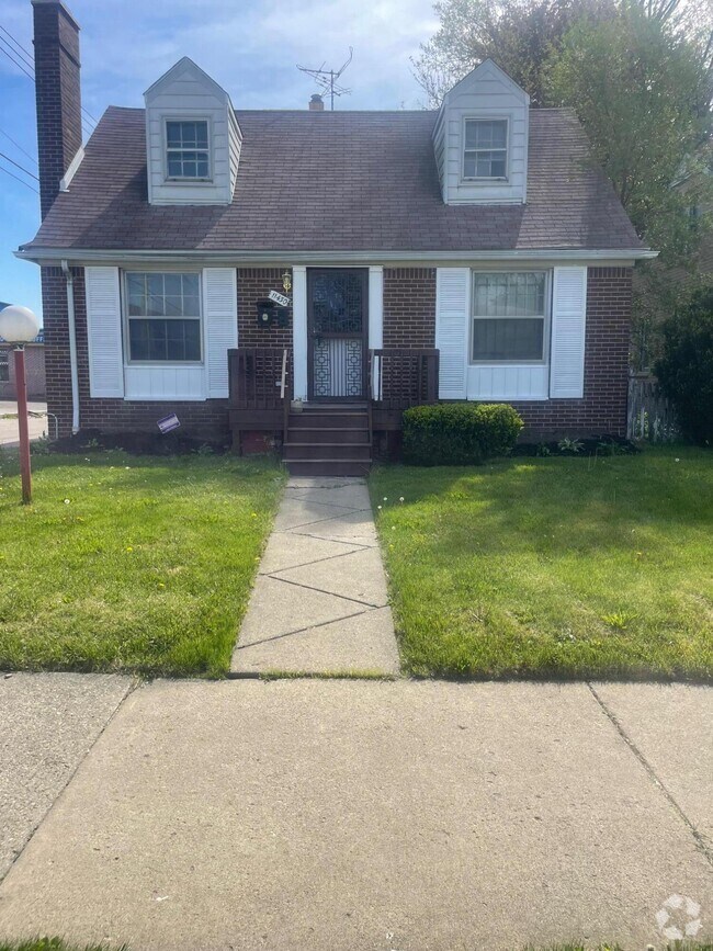 Building Photo - 11430 Hubbell Ave